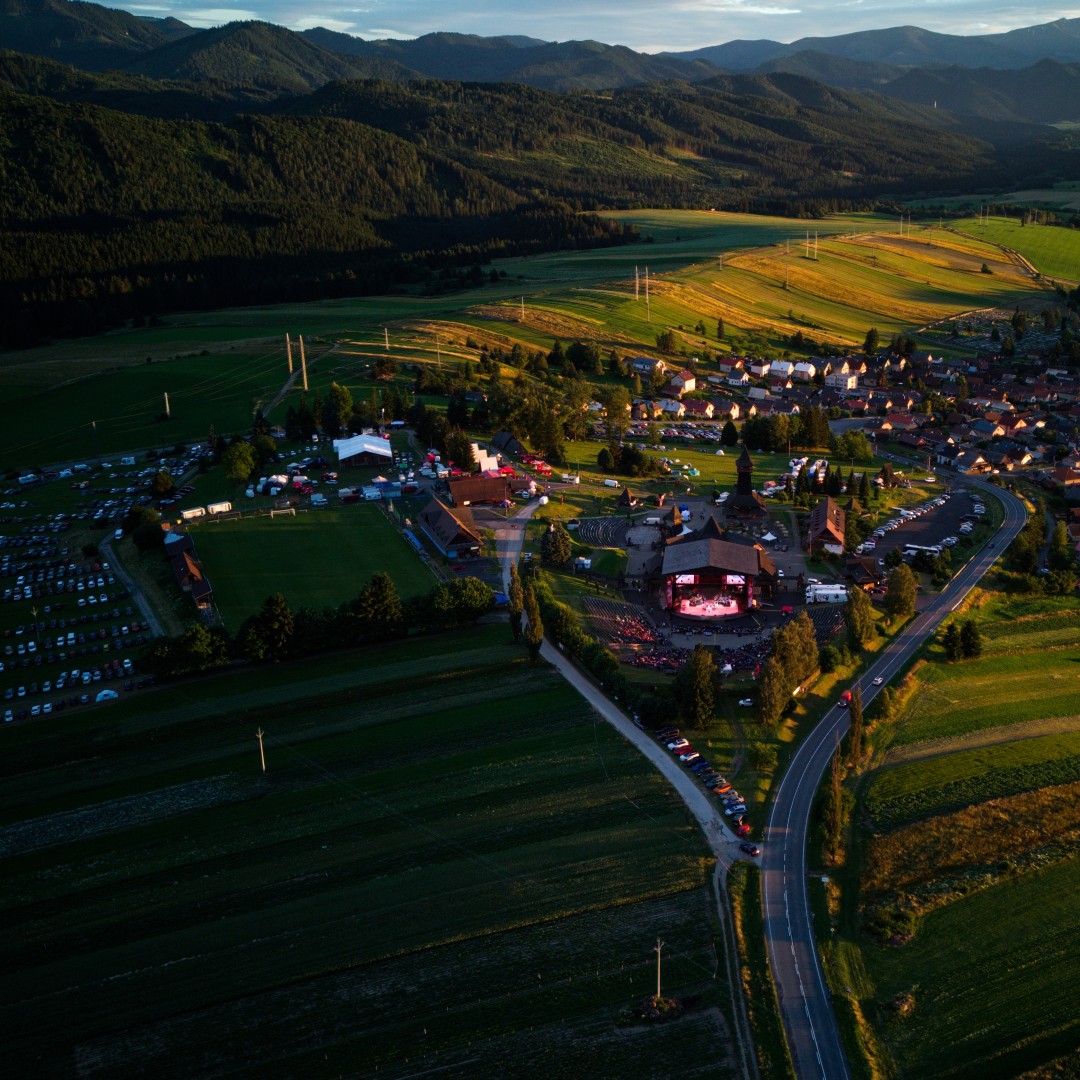 Folklórny festival Východná 2024 z dronu